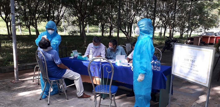 Chủ động x&eacute;t nghiệm tầm so&aacute;t COVID-19 tại Nh&agrave; m&aacute;y Thủy điện Đa Nhim