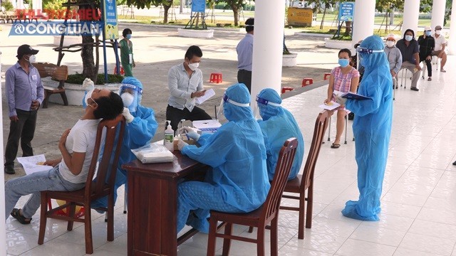 Sở y tế thành phố Đà Nẵng triển khai lấy mẫu xét nghiệm đợt 3 trong toàn thành phố