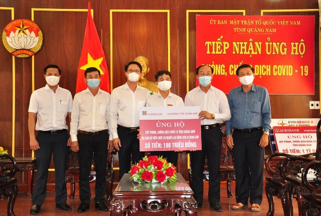 Agribank Quảng Nam trao ủng hộ 1 tỷ đồng cho Ủy ban MTTQ Việt Nam tỉnh