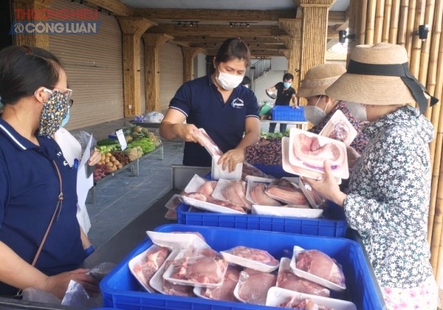 Đà Nẵng: Hội Doanh nhân trẻ tổ chức 4 chuyến xe lưu động bán các mặt hàng thiết yếu