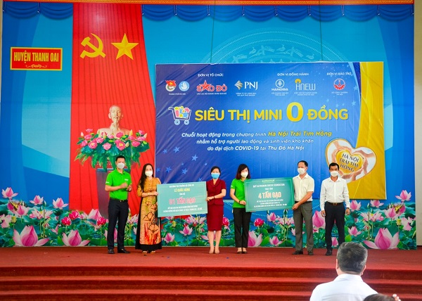 Quỹ Alphanam Green Foundation trao tặng 5 tấn gạo cho hai xã Bình Minh và Cao Viên