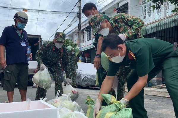 Bộ Quốc phòng chi viện 2.000 chiến sĩ hỗ trợ Bình Dương chống dịch