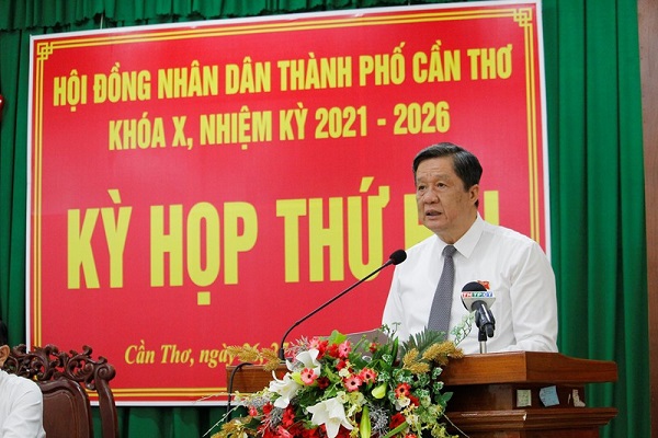 Ông Phạm Văn Hiểu phát biểu khai mạc kỳ họp thứ 2 HĐND TP. Cần Thơ khóa X