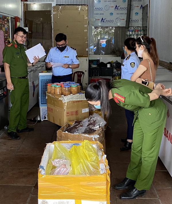 Phát hiện hơn 120 kg thực phẩm đông lạnh không rõ nguồn gốc tại Thái Nguyên