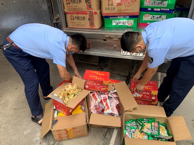 Liên tiếp trong hai ngày lực lượng QLTT tỉnh Thái Nguyên phát hiện số lượng lớn bánh trung thu và thực phẩm nhập lậu đang vận chuyển trên địa bàn tỉnh
