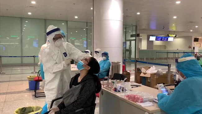 Hà Nội triển khai test Covid-19 trên diện rộng Hà Nội triển khai test Covid-19 trên diện rộng