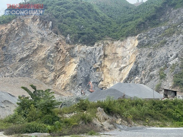 Mỏ đá thuộc công ty TNHH khai thác Khoáng sản Bản Cầm.