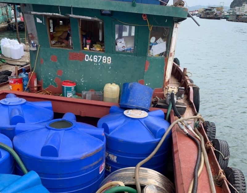 Quảng Ninh: Bắt giữ 1.000 lít dầu diesel không rõ nguồn gốc tại khu vực cảng Cái Rồng