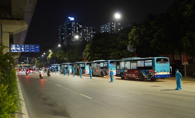 Trong buổi tối ngày 01/9, 150 công dân thuộc phường Thanh Xuân Trung sẽ được di chuyển trên 5 chiếc xe buýtcủa Transerco
