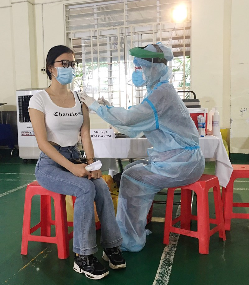 Hà Nội tiếp tục triển khai tiêm chủng vắc xin phòng Covid-19 đợt 12