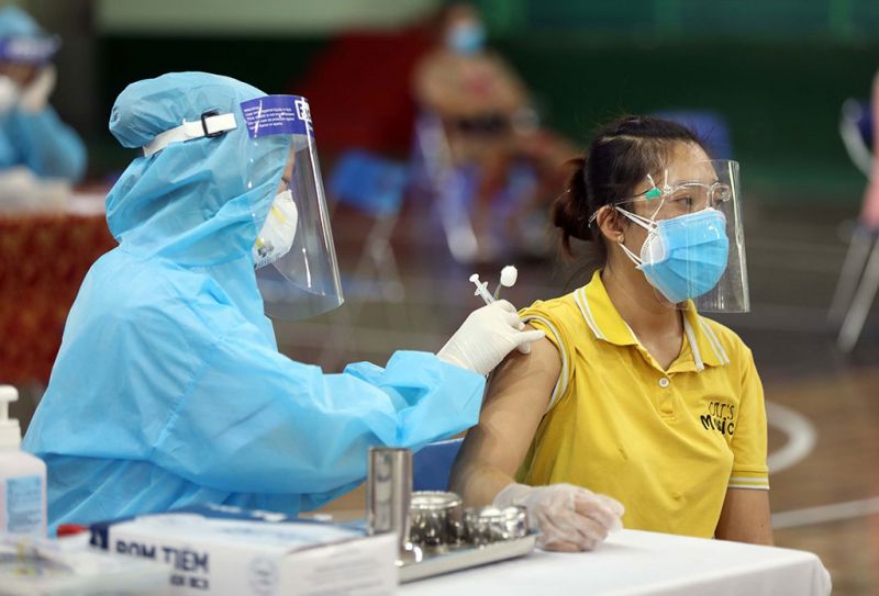 Bộ Y tế gửi công văn yêu cầu trước 15/9, Hà Nội, TPHCM phải hoàn thành tiêm mũi 1 vắc xin