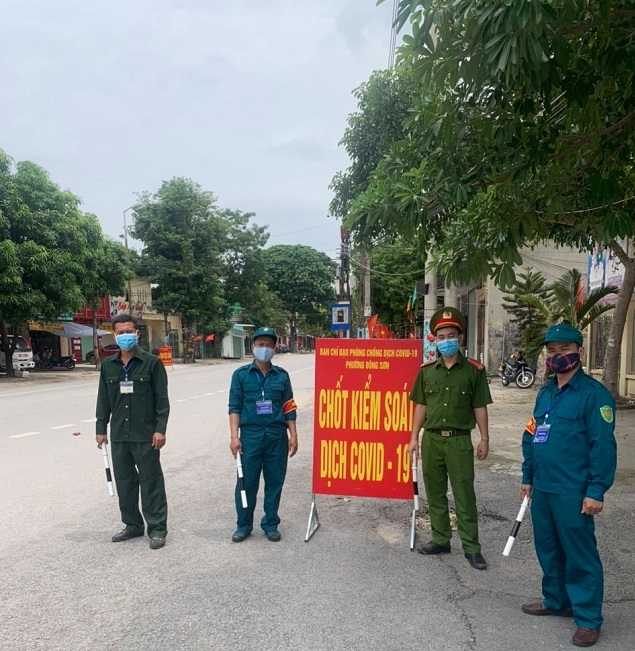Tổ tuần tra kiểm soát, cắm chốt tại phường Đông Sơn, thành phố Thanh Hóa
