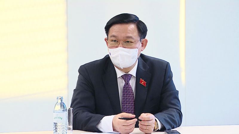 Chủ tịch Quốc hội Vương Đình Huệ: Cần quyết liệt hơn trong việc vận động để có vaccine và thiết bị y tế nhanh nhất, sớm nhất