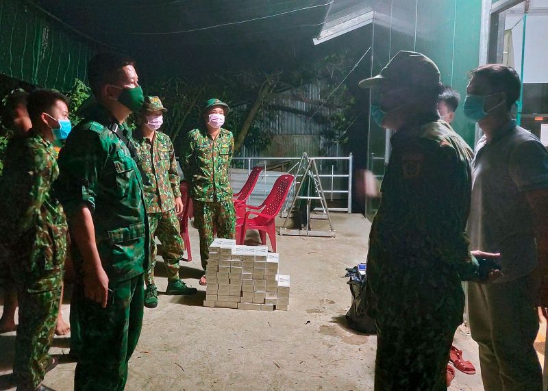 Long An: Phát hiện 1.000 gói thuốc lá ngoại nhập lậu trái phép