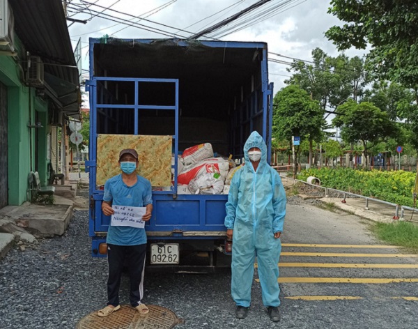 Thành phố Hồ Chí Minh: Phát hiện xe tải chở 1,5 tấn gà chết vào thành phố tiêu thụ
