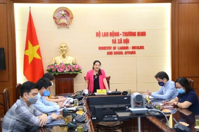 Thứ trưởng Bộ LĐTB&XH Nguyễn Thị Hà đề nghị tiêm phòng Covid-19 cho trẻ em