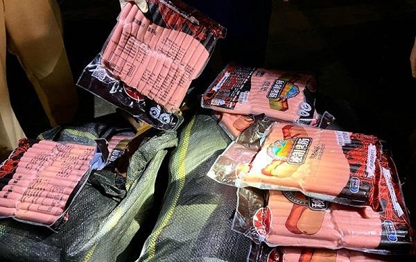 Lạng Sơn: Ngăn chặn kịp thời 860 kg xúc xích nhập lậu