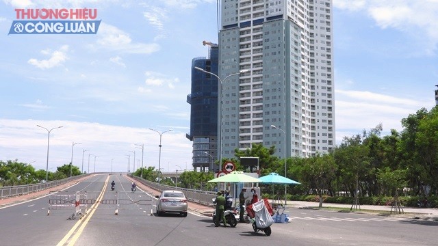 Chốt kiểm tra cầu Thuận Phước.