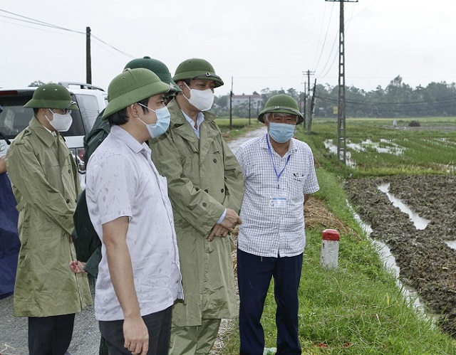 Phó Chủ tịch UBND tỉnh Thanh Hóa Lê Đức Giang kiểm tra công tác ứng phó với bão Conson tại các huyện Thọ Xuân và Yên Định
