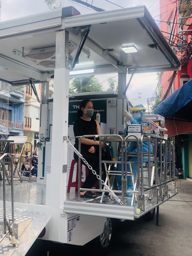 TP. Hồ Chí Minh: Tăng tốc bao phủ vắc xin phòng Covid-19 cho người trên 18 tuổi