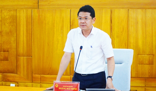 Ông Hoàng Hải Minh- PCT UBND tỉnh Thừa Thiên Huế chỉ đạo ứng phó với bão Conson