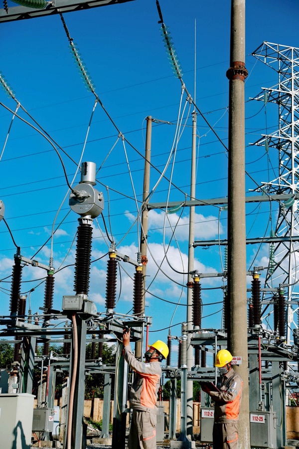 EVNNPC đảm bảo cung cấp điện ổn định cho sản xuất kinh doanh và sinh hoạt của nhân dân
