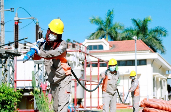 EVNNPC đảm bảo cung cấp điện ổn định cho sản xuất, kinh doanh và sinh hoạt của Nhân dân