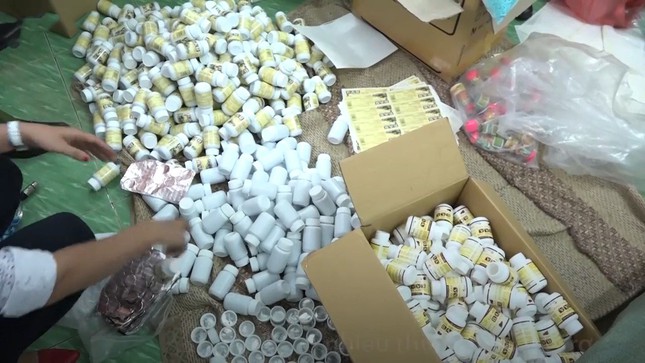 Phát hiện đường dây buôn bán thuốc tân dược hỗ trợ điều trị Covid-19 chưa được cấp phép