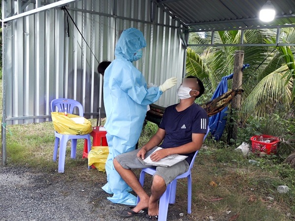 Kiêng Giang: Phát hiện xe luồng xanh chở người nghi mắc Covid-19