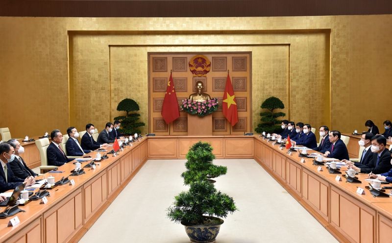 Ủy viên Quốc vụ, Bộ trưởng Ngoại giao Vương Nghị cảm ơn và tán thành những ý kiến của Thủ tướng Phạm Minh Chính về phương hướng, biện pháp thúc đẩy quan hệ hai Đảng, hai nước trong thời gian tới - Ảnh: VGP/Nhật Bắc
