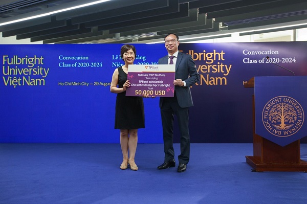 Tháng 8/2020, TPBank từng trao học bổng 50.000 USD cho sinh viên có hoàn cảnh đặc biệt khó khăn nhưng đạt thành tích xuất sắc và có ý chí vươn lên trong học tập của Đại học Fulbright Việt Nam