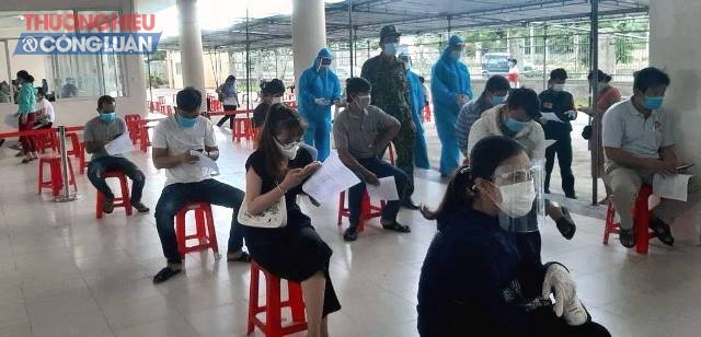 Đà Nẵng: Không phân biệt đối tượng và ưu tiên đối tượng, tiêm phủ vắc xin cho toàn dân