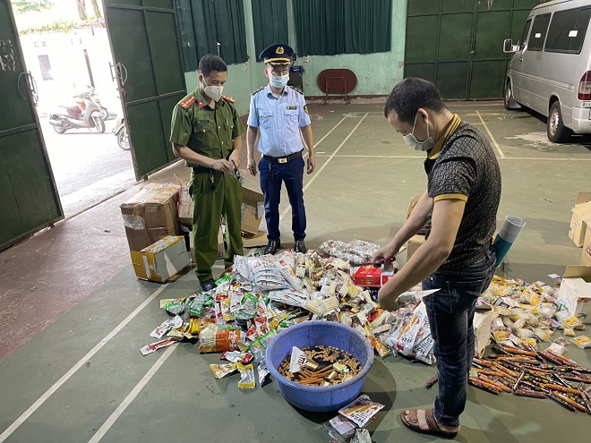 Bắc Giang: Xử phạt một cửa hàng 17 triệu đồng về hành vi kinh doanh thực phẩm không rõ nguồn gốc