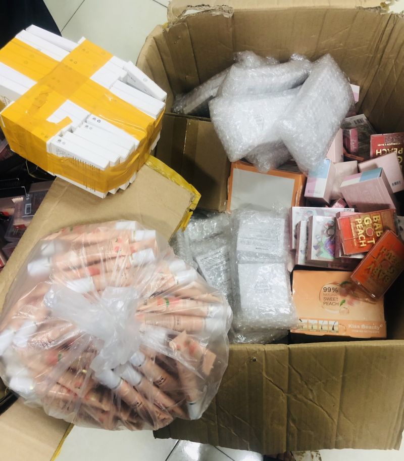 Thừa Thiên Huế: Tạm giữ hơn 2.000 sản phẩm mỹ phẩm có dấu hiệu nhập lậu