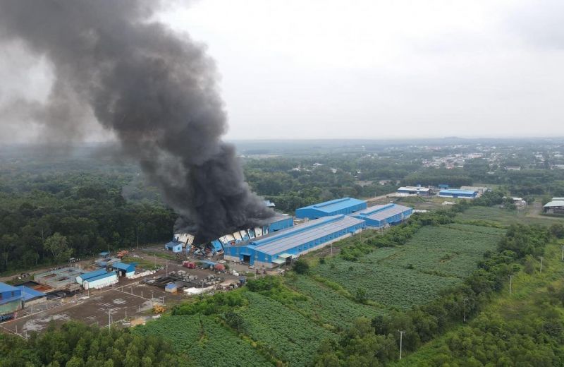 Đồng Nai: 1.200 mét vuông nhà xưởng xử lý rác nguy hại bị thiêu rụi