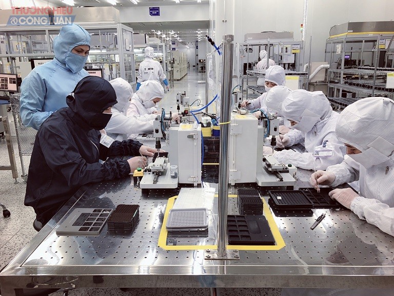 Công ty TNHH Haesung Vina chú trọng đầu tư công nghệ hiện đại, xây dựng hệ thống nhà xưởng đáp ứng các tiêu chuẩn phòng sạch giúp doanh nghiệp tiết kiệm tối đa chi phí sản xuất.