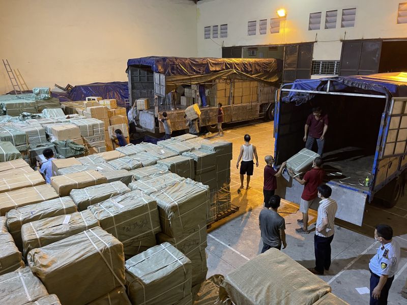 Bắc Ninh: Khởi tố hình sự đối với chủ kho hàng người Trung Quốc buôn bán hàng giả