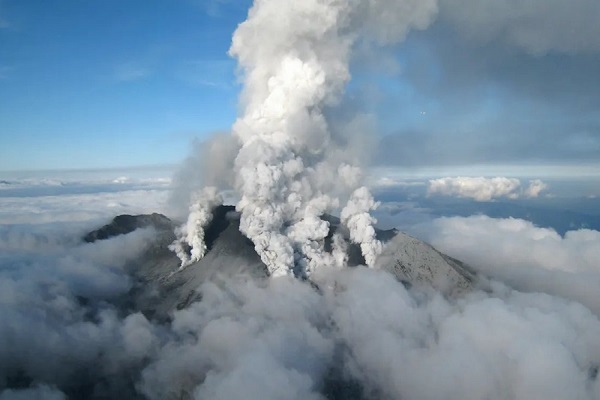 Núi lửa Otake trên đảo Suwanose, tỉnh Kagoshima, Nhật Bản phun trào hồi tháng 3