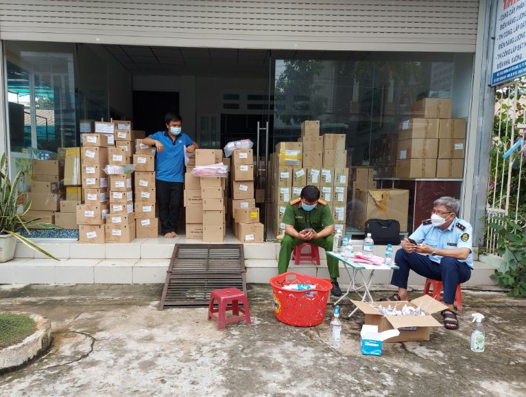 Long An: Tạm giữ nhiều thiết bị y tế có dấu hiệu vi phạm
