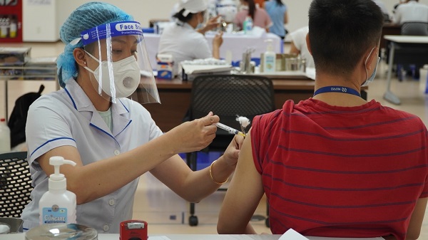 TP. Hồ Chí Minh triển khai chiến dịch cao điểm tiêm chủng vaccine phòng Covid-19