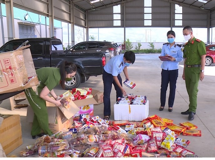 Thanh Hóa: Thu giữ gần 500 kg hàng hóa, thực phẩm đã hết hạn sử dụng