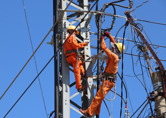 Tiêu thụ điện trên toàn quốc tiếp tục giảm