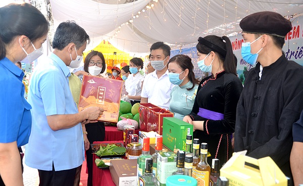 Phát động hưởng ứng phong trào "Người Tuyên Quang ưu tiên dùng nông sản Tuyên Quang"