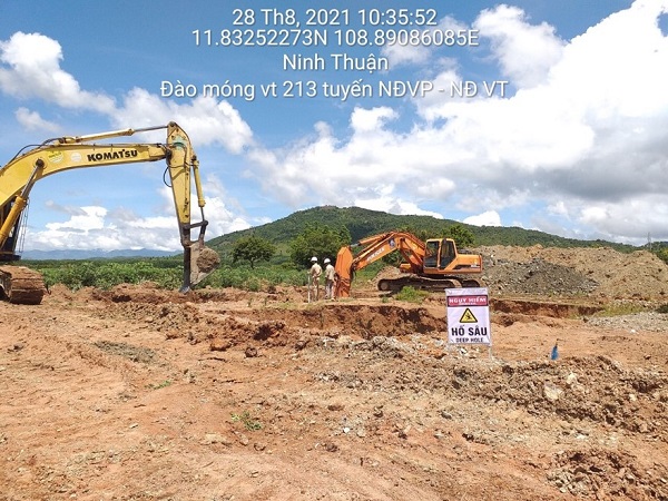EVNNPT triển khai thi công đào móng vị trí 213 đường dân 500kV Vân Phong – Vĩnh Tân