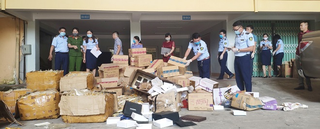 Thái Nguyên: Tiêu hủy trên 2.500 sản phẩm hàng giả, hàng nhập lậu