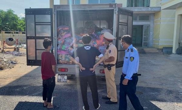 Quảng Bình: Phát hiện xe tải vận chuyển gần 1.000 đồ chơi trẻ em nhập lậu