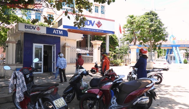 TP. Đà Nẵng đề nghị tất cả người từng đến rút tiền tại cây ATM phía bên trái cổng Công ty Matrix- KCN Hòa Khánh khẩn trương đi khai báo y tế.