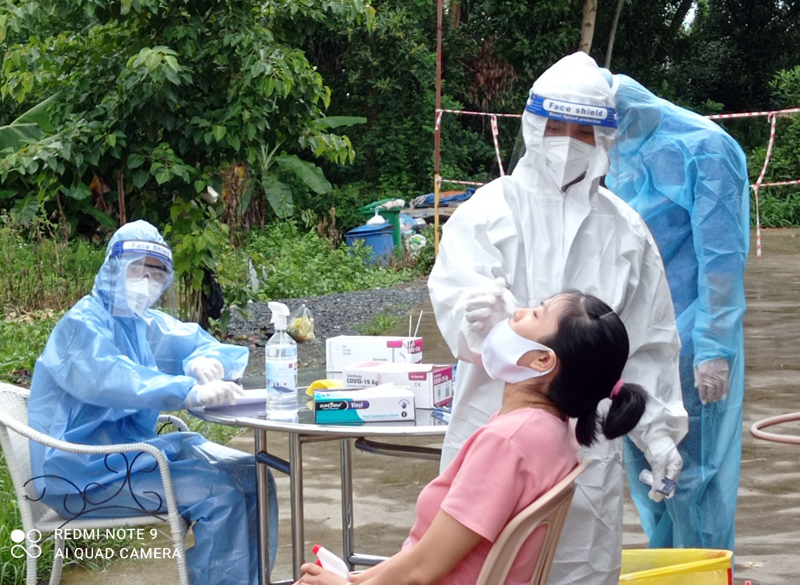 Đồng Nai: Thần tốc xét nghiệm Covid-19 tại các "vùng đỏ", "vùng cam"