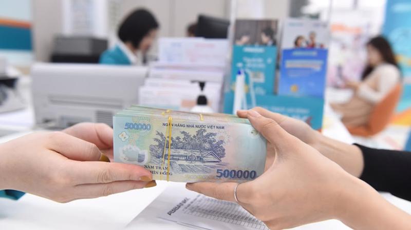 Tín dụng đang tăng trưởng chậm lại, các ngân hàng vẫn còn thận trọng khi cho vay