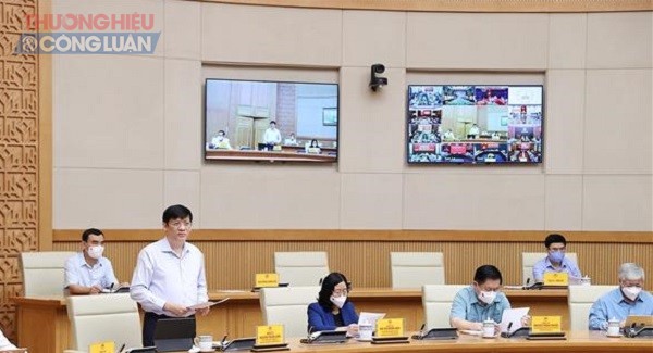 Bộ trưởng Bộ Y tế Nguyễn Thanh Long báo cáo công tác phòng, chống dịch. Ảnh: Dương Giang/TTXVN